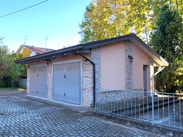Villa Indipendente in vendita a Sissa Trecasali, Sorbolo