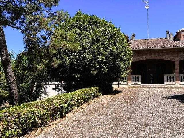 Villa Indipendente in vendita a Sissa Trecasali, Sissa