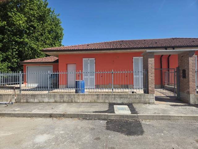 Villa Indipendente in vendita a Casa Cairola, Landriano