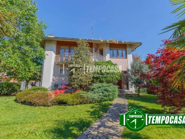 Villa Indipendente in vendita a Siziano, Lombardia