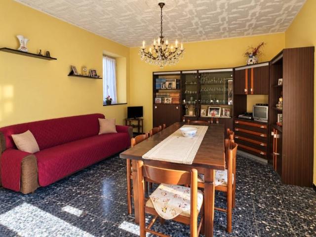 Villa Indipendente in vendita a Sizzano, Novara