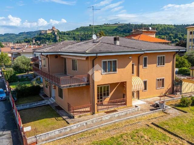 Villa Indipendente in vendita a Soave, Verona