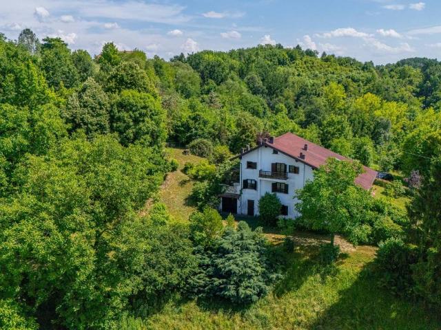 Villa Indipendente in vendita a Piemonte, Asti