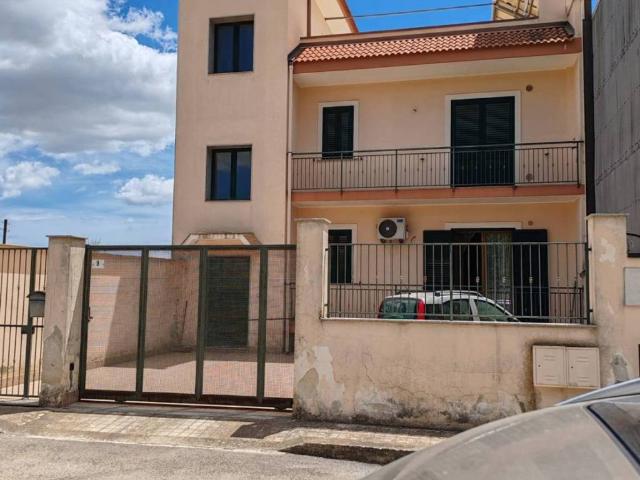 Villa Indipendente in vendita a Solarino, Sicilia