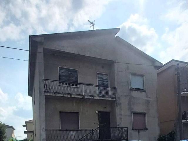 Villa Indipendente in vendita a Solaro, Lombardia
