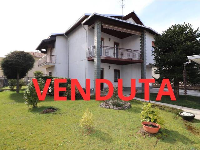Villa Indipendente in vendita a Solaro, Lombardia
