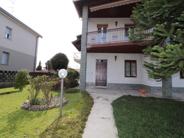 Villa Indipendente in vendita a Solaro, Lombardia