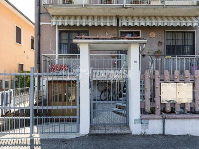 Villa Indipendente in vendita a Solaro, Lombardia