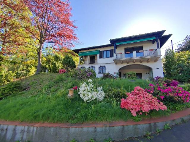Villa Indipendente in vendita a Monte, Solbiate Arno