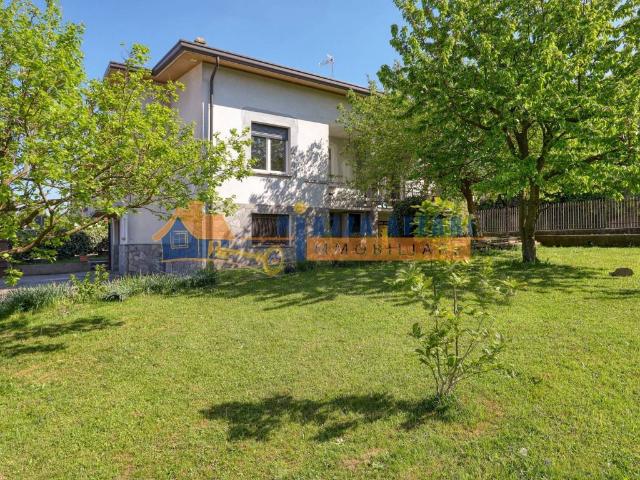 Villa Indipendente in vendita a Monte, Solbiate Arno