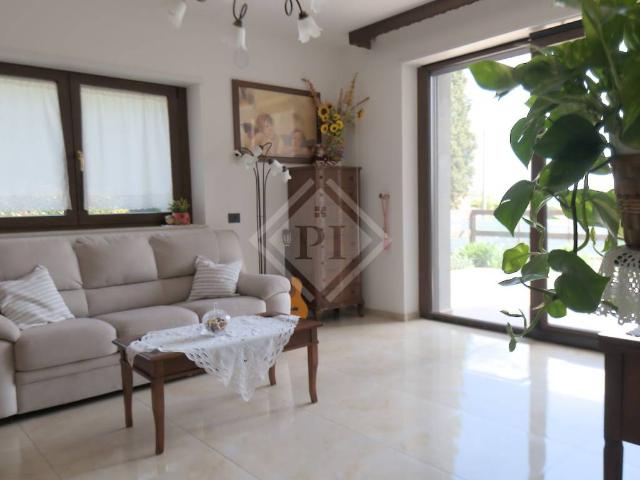 Villa Indipendente in vendita a Solbiate con Cagno, Solbiate Comasco