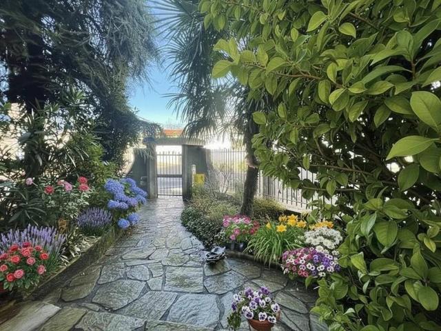 Villa Indipendente in vendita a Solbiate Olona, Lombardia