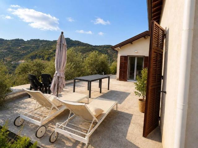 Villa Indipendente in vendita a Soldano, Liguria