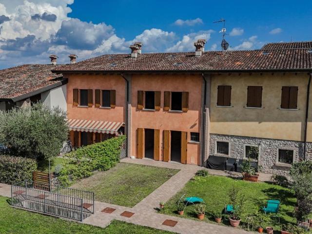 Villa Indipendente in vendita a Solferino, Lombardia