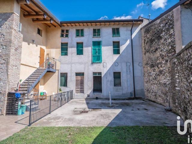 Villa Indipendente in vendita a Solferino, Lombardia