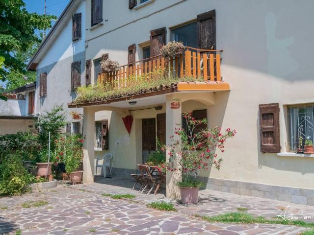 Villa Indipendente in vendita a San Faustino-Madonnina-Quattroville, Modena