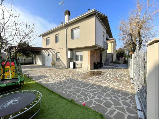 Villa Indipendente in vendita a Unione delle Terre d'Argine, Soliera