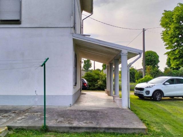Villa Indipendente in vendita a Unione Comuni Modenesi Area Nord, Cavezzo