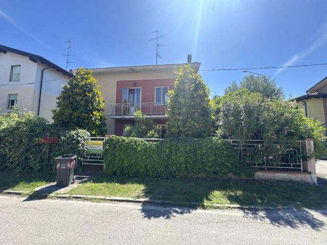 Villa Indipendente in vendita a Soliera, Modena