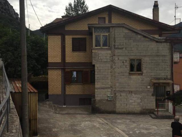 Villa Indipendente in vendita a Solofra, Campania