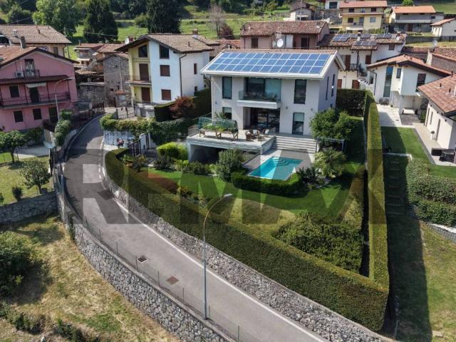 Villa Indipendente in vendita a Solto Collina, Lombardia