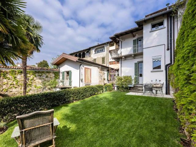 Villa Indipendente in vendita a Solto Collina, Lombardia