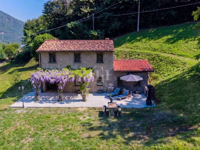 Villa Indipendente in vendita a Solto Collina, Lombardia
