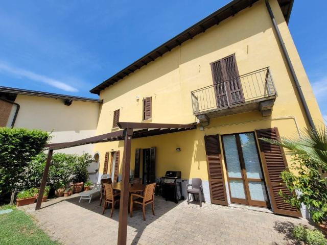 Villa Indipendente in vendita a Solza, Bergamo