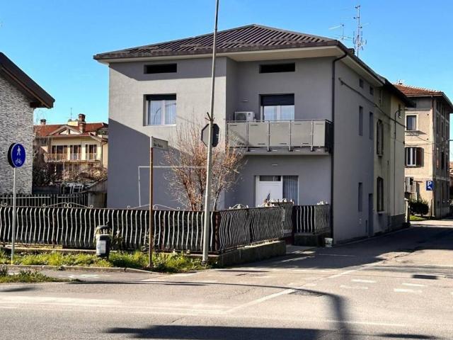 Villa Indipendente in vendita a Solza, Lombardia