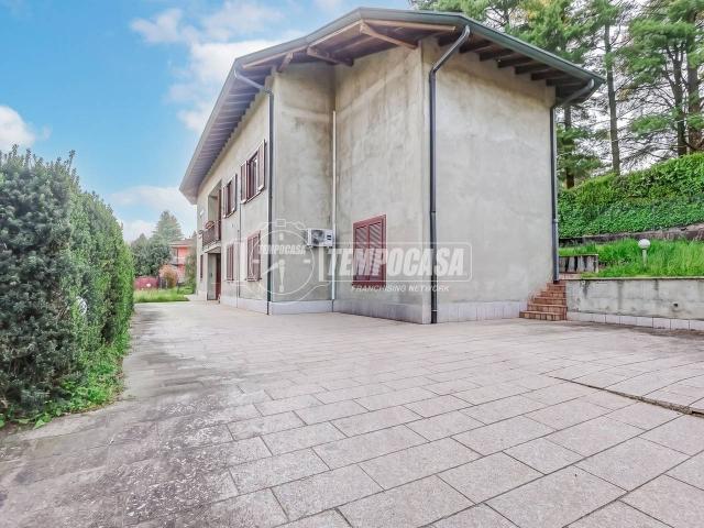 Villa Indipendente in vendita a Mezzana, Somma Lombardo