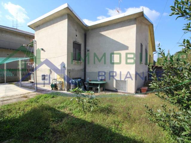Villa Indipendente in vendita a Mezzana, Somma Lombardo