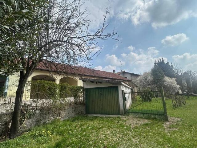 Villa Indipendente in vendita a Mezzana, Somma Lombardo