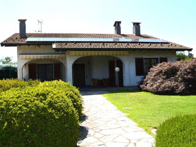 Villa Indipendente in vendita a Mezzana, Somma Lombardo