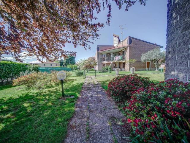 Villa Indipendente in vendita a Mezzana, Somma Lombardo