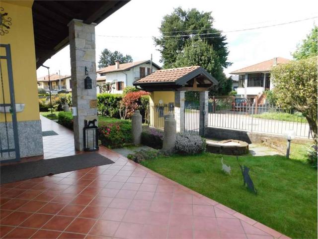 Villa Indipendente in vendita a Mezzana, Somma Lombardo