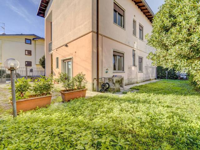 Villa Indipendente in vendita a Maddalena, Somma Lombardo