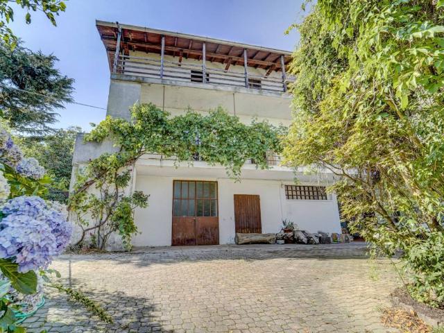 Villa Indipendente in vendita a Mezzana, Somma Lombardo