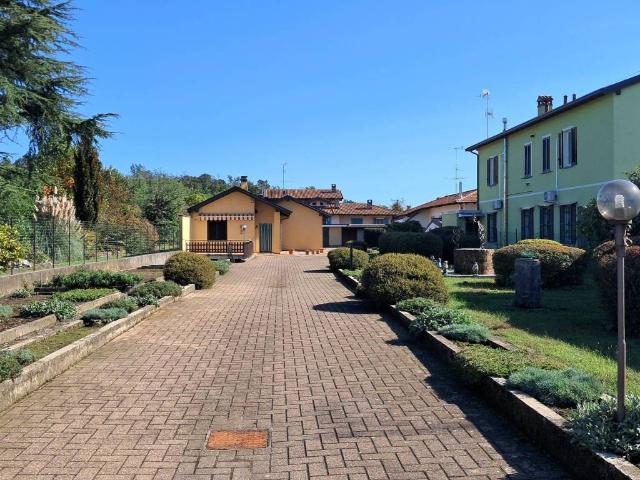 Villa Indipendente in vendita a Somma Lombardo, Lombardia