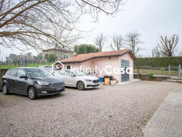 Villa Indipendente in vendita a Sommacampagna, Veneto