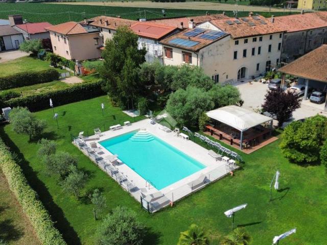 Villa Indipendente in vendita a Sommacampagna, Veneto