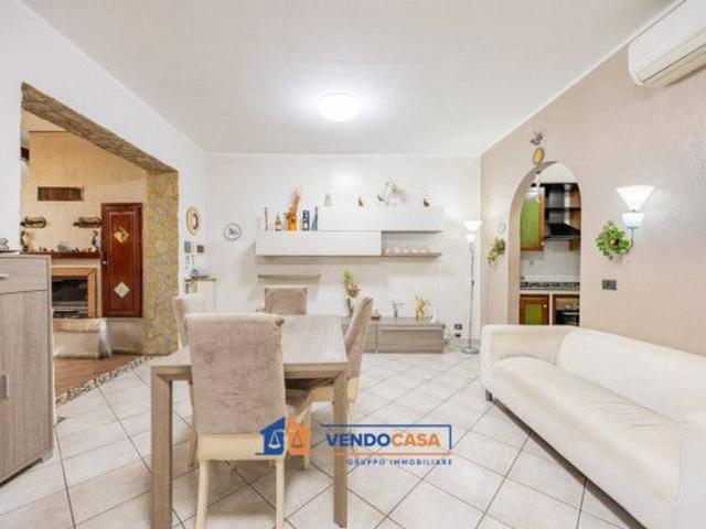 Villa Indipendente in vendita a Sommariva del Bosco, Piemonte