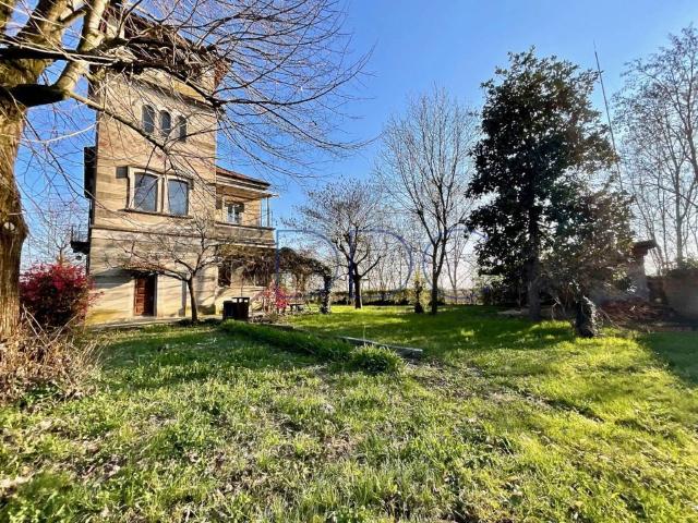 Villa Indipendente in vendita a Sommariva del Bosco, Piemonte