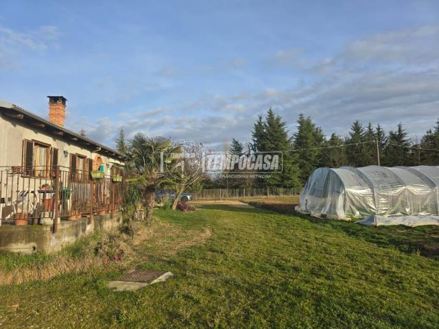 Villa Indipendente in vendita a Sommariva del Bosco, Piemonte