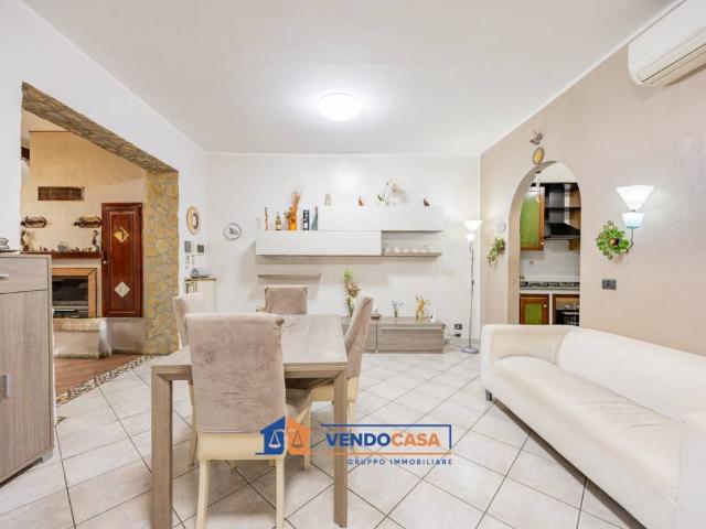 Villa Indipendente in vendita a Sommariva del Bosco, Piemonte