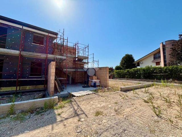 Villa Indipendente in vendita a Palazzolo, Sona