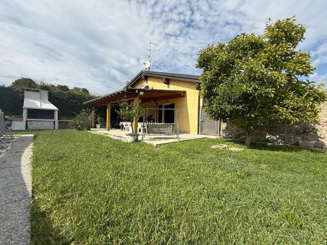 Villa Indipendente in vendita a Palazzolo, Sona