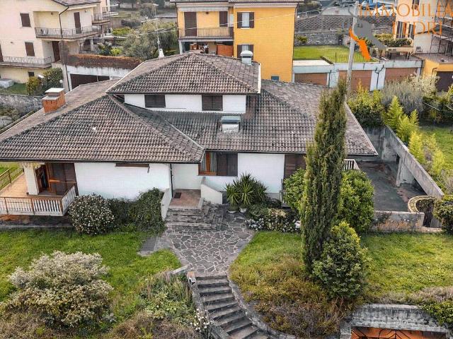 Villa Indipendente in vendita a Palazzolo, Sona