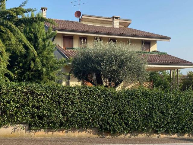Villa Indipendente in vendita a Sona, Veneto