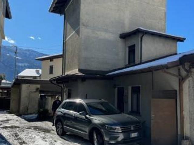 Villa Indipendente in vendita a Sondrio, Lombardia