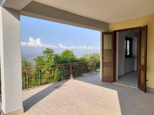 Villa Indipendente in vendita a Sonnino, Lazio